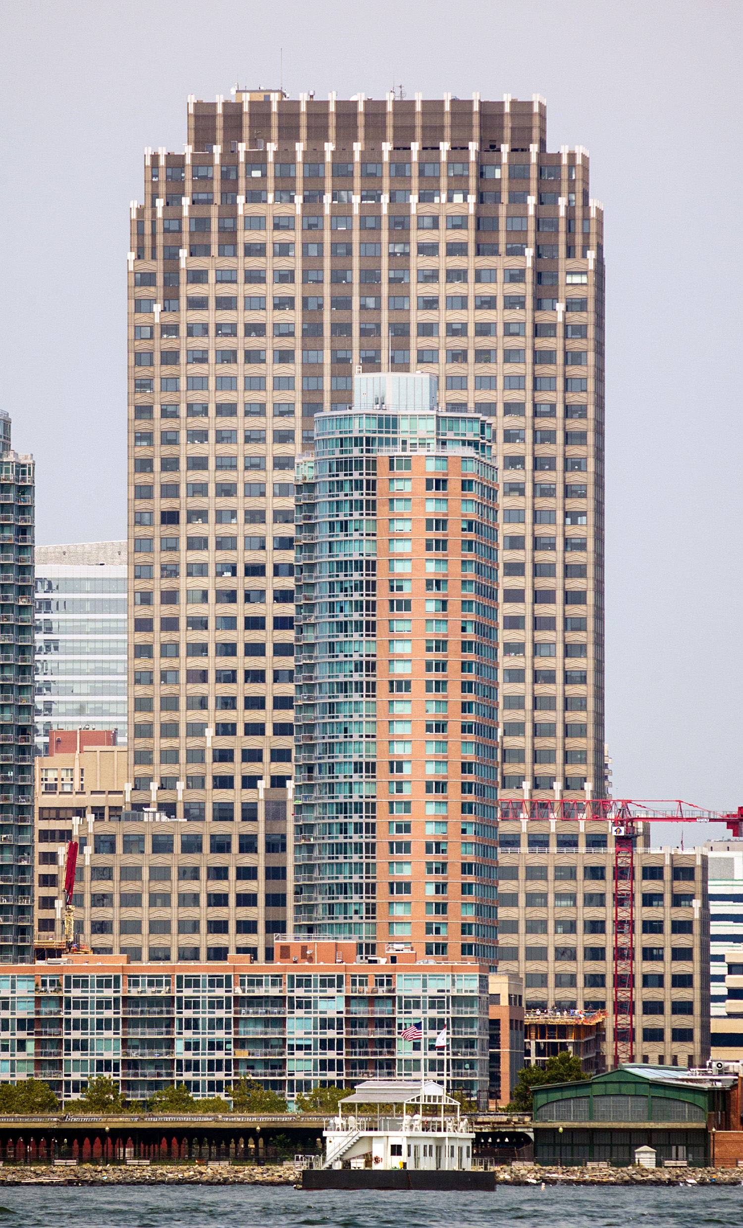 Merrill Lynch Building, Jersey City - View from Circle Line Boat Tour. © Mathias Beinling